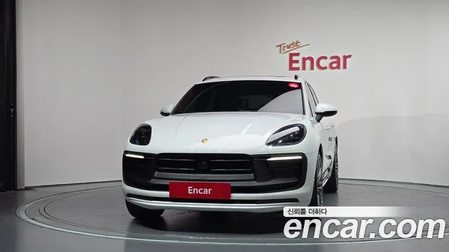Porsche Macan 2015 thumb 3