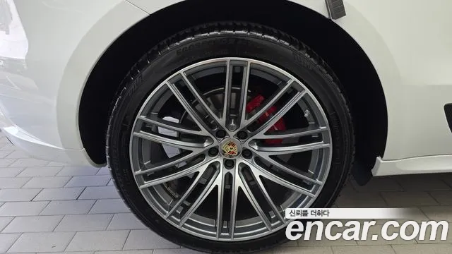 Porsche Macan 2015 thumb 5