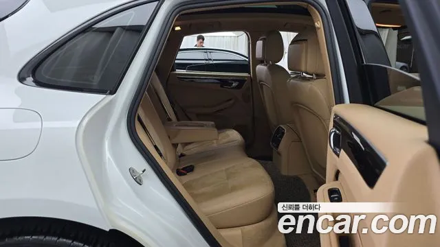 Porsche Macan 2015 thumb 12