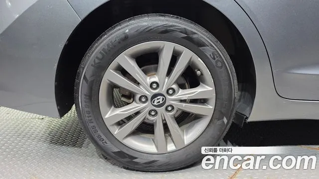 Hyundai Avante 2016 thumb 5