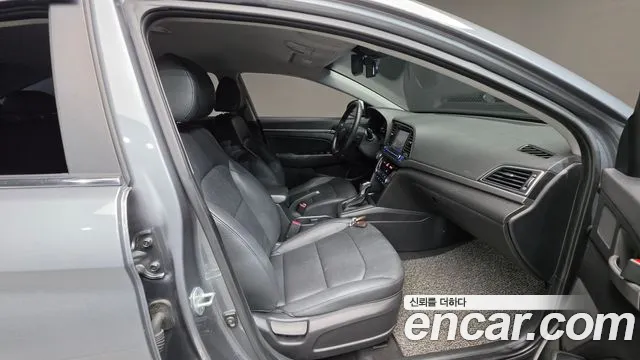 Hyundai Avante 2016 thumb 10