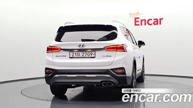 Hyundai Santa Fe 2018 thumb 4