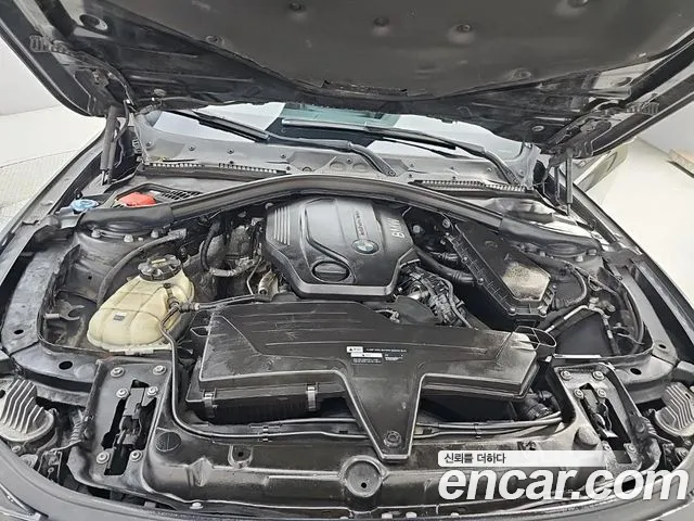 BMW 4-Series 2017 thumb 6
