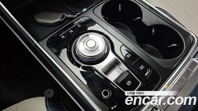 Kia Carnival 2024 thumb 8