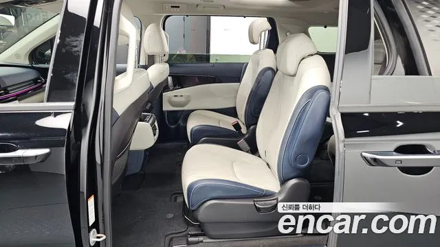 Kia Carnival 2024 thumb 11
