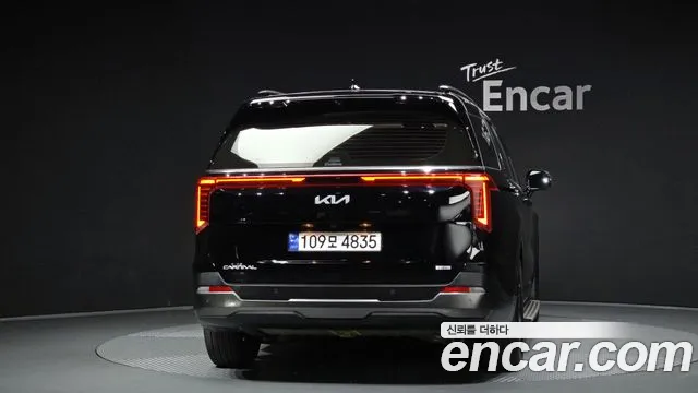Kia Carnival 2024 thumb 3