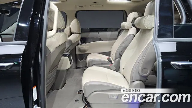 Kia Carnival 2024 thumb 11