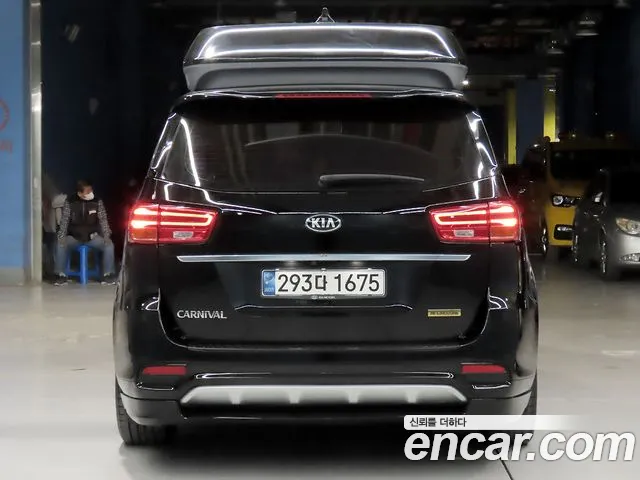 Kia Carnival 2019 thumb 3