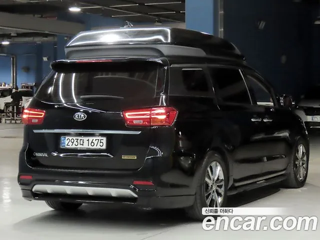 Kia Carnival 2019 thumb 4