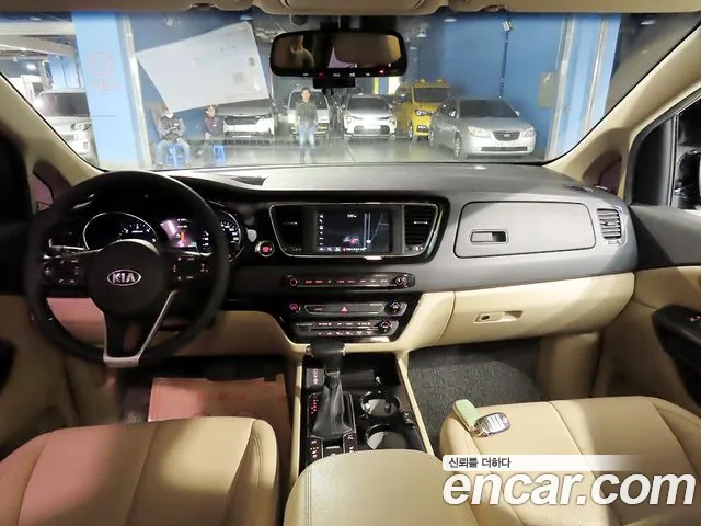 Kia Carnival 2019 thumb 5