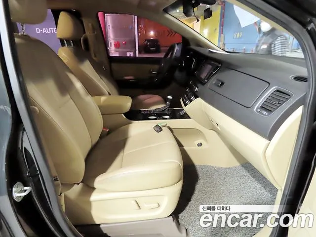 Kia Carnival 2019 thumb 8
