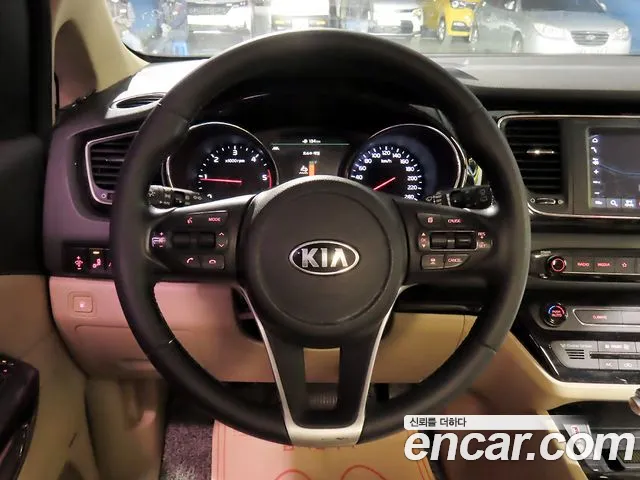 Kia Carnival 2019 thumb 10