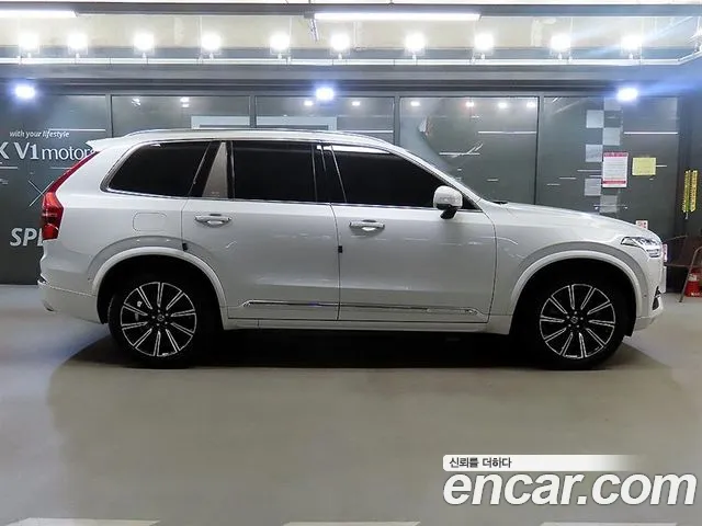 Volvo XC90 2018 thumb 3