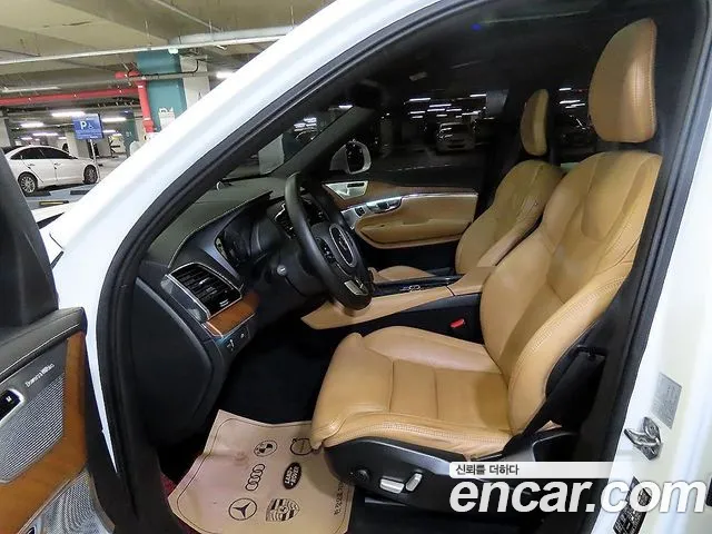 Volvo XC90 2018 thumb 6