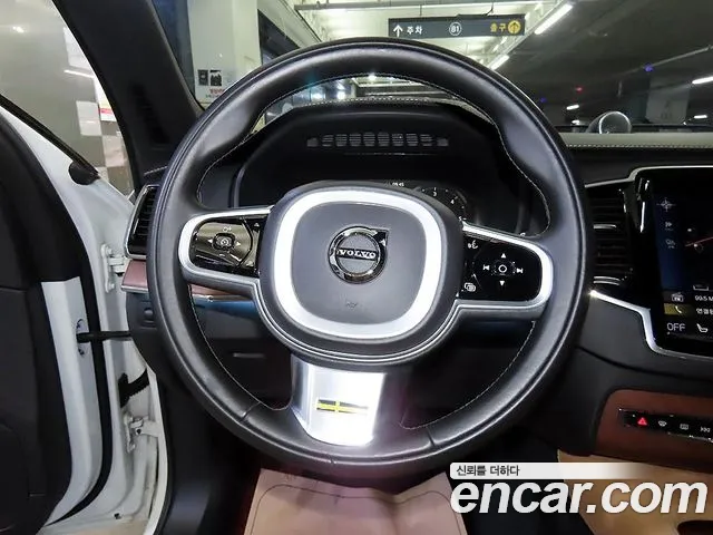 Volvo XC90 2018 thumb 8