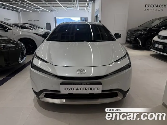 Toyota Prius 2024 thumb 3