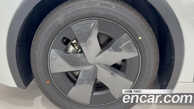 Toyota Prius 2024 thumb 5