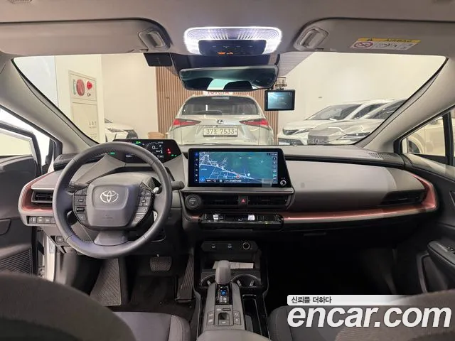 Toyota Prius 2024 thumb 6