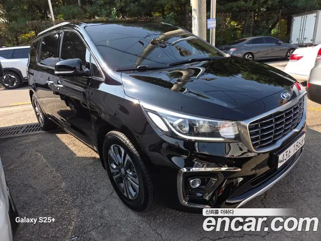Kia Carnival 2019 thumb 2