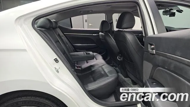 Hyundai Avante 2015 thumb 11