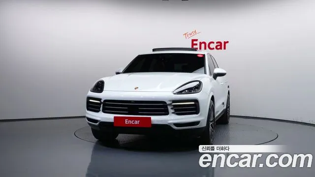 Porsche Cayenne 2022 thumb 3