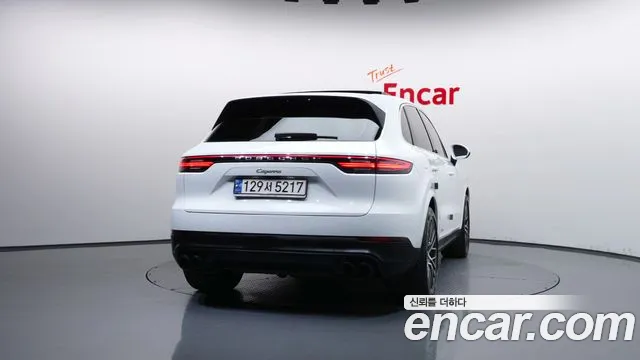 Porsche Cayenne 2022 thumb 4