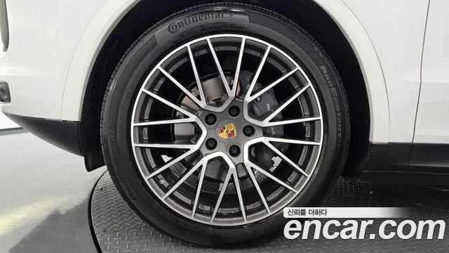 Porsche Cayenne 2022 thumb 5