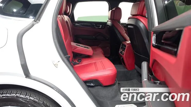 Porsche Cayenne 2022 thumb 11