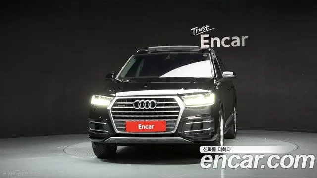 Audi Q7 2019 thumb 3