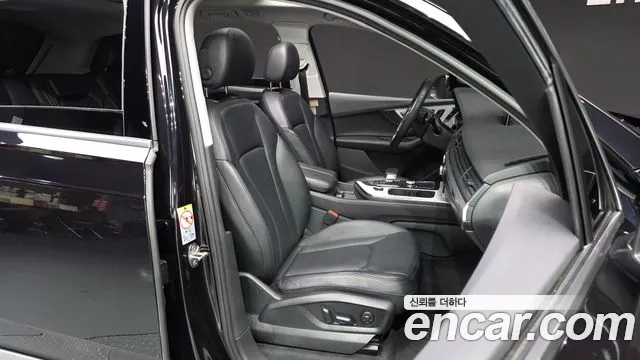 Audi Q7 2019 thumb 11
