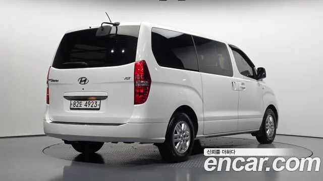 Hyundai Starex 2017 thumb 2