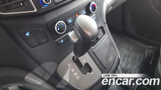 Hyundai Starex 2017 thumb 9