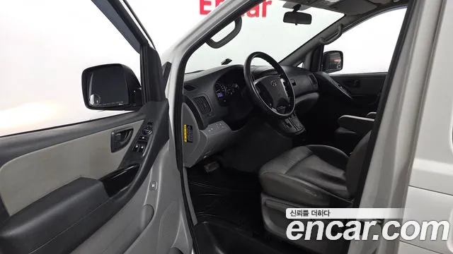 Hyundai Starex 2017 thumb 10
