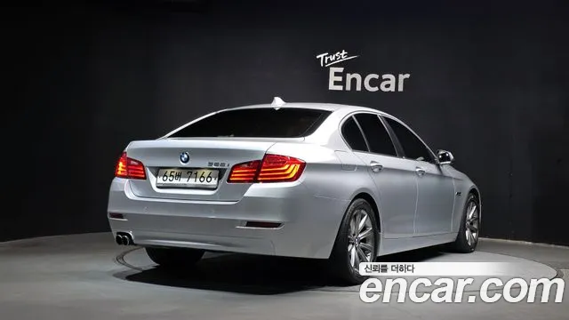 BMW 5-Series 2014 thumb 2