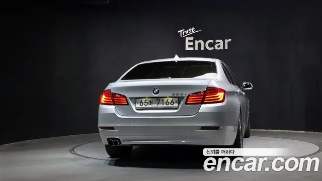 BMW 5-Series 2014 thumb 4