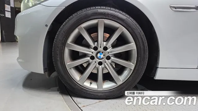 BMW 5-Series 2014 thumb 5