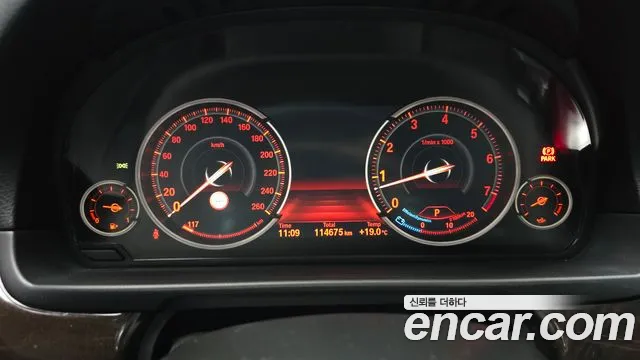 BMW 5-Series 2014 thumb 8