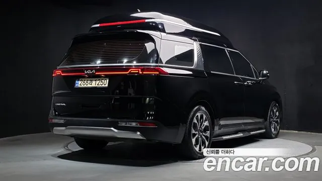 Kia Carnival 2022 thumb 2