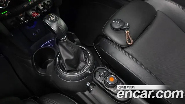 MINI Hatch 2016 thumb 9
