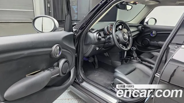 MINI Hatch 2016 thumb 10