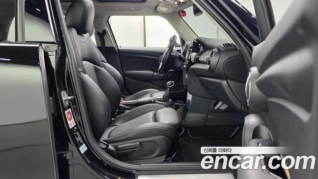 MINI Hatch 2016 thumb 11