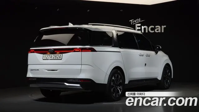 Kia Carnival 2021 thumb 2