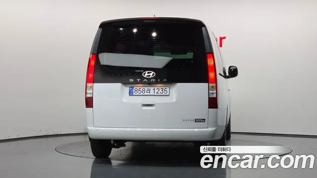 Hyundai Staria 2026 thumb 4