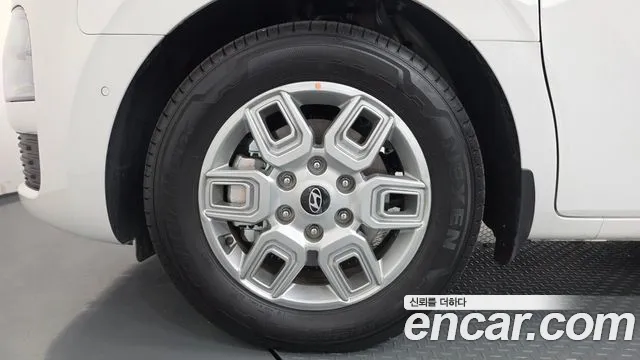 Hyundai Staria 2026 thumb 5