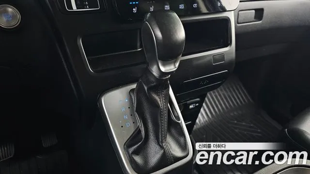 Hyundai Staria 2022 thumb 9