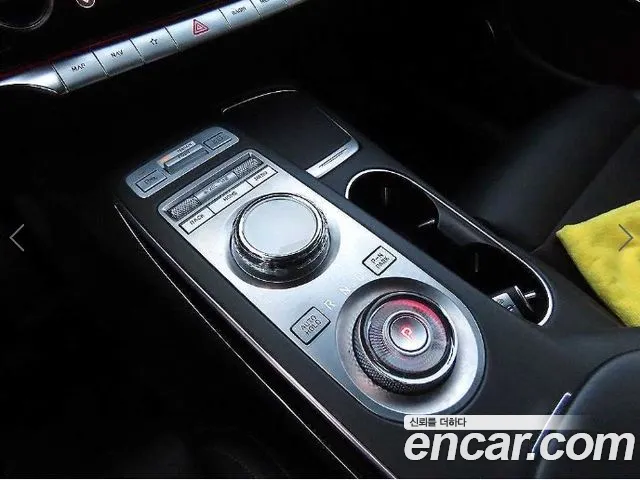 Genesis GV70 2021 thumb 10