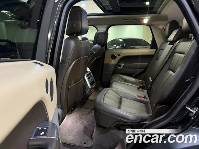 Land Rover Range Rover Sport 2021 thumb 8