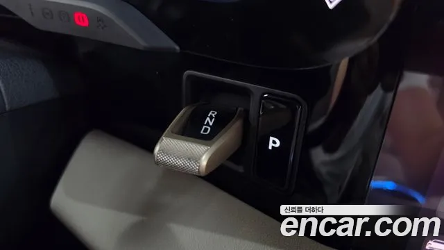 Porsche Taycan 2022 thumb 9