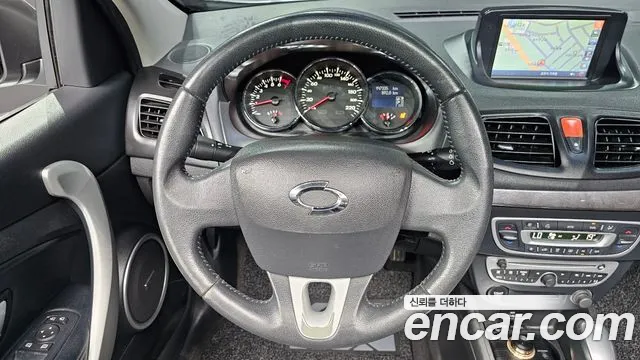 Renault-KoreaSamsung Fluence 2011 thumb 12