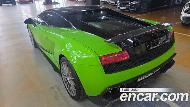 Lamborghini Gallardo 2011 thumb 2